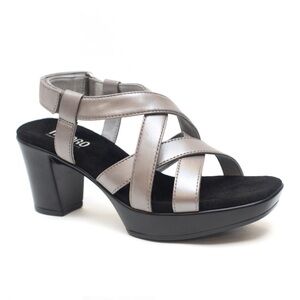 NWOT Munro M386371 Maddox Silver Leather Dress Sandals-Size 8N